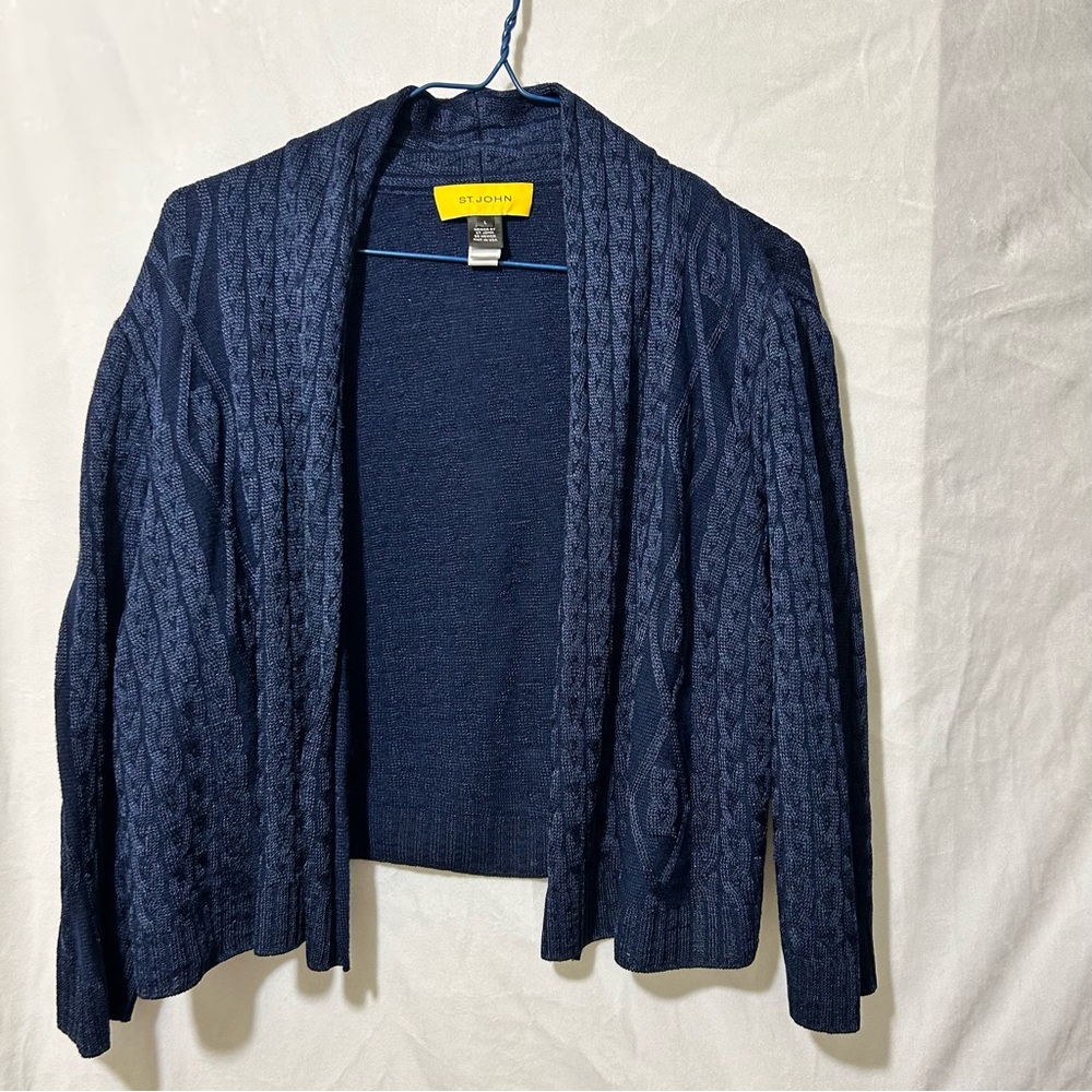 St. John Women’s Blue Cableknit 3/4 sleeve open front cardigan shrug. Size L